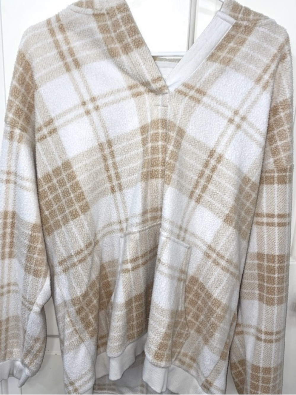Aerie Plaid V-Neck Women's Sweater in Beige and White